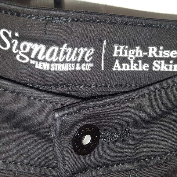 Jeans - Picture 3 of 5